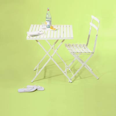 white bistro set made of steel