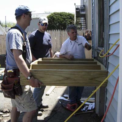 contractor and builders working together