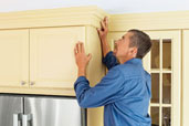 installing kitchen cabinet crown molding