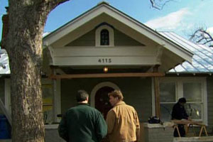 Norm Abram and Kevin O'Connor in front of the Austin house project