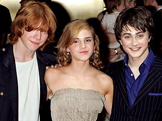 Puberty Pushing Harry Potter Stars Out - Daniel Radcliffe, Emma Watson ...