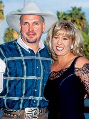 Garth Brooks's Ex Kidnapped at Gunpoint - Garth Brooks : People.com