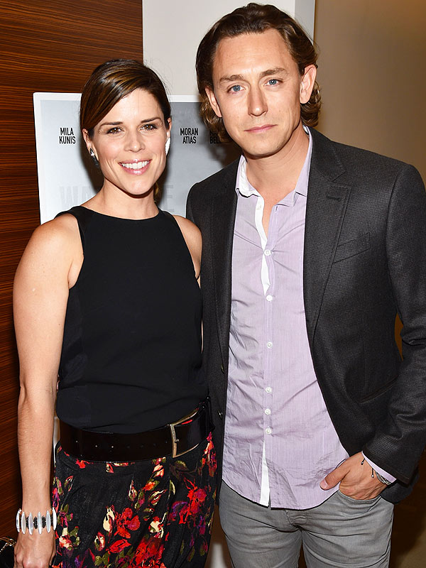 Neve Campbell Is Not Pregnant, Says Rep - JJ Feild, Neve Campbell ...