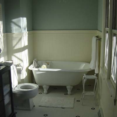 A Clawfoot Upgrade | Best Bathroom Before and Afters 2008 | This Old House